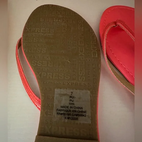 EXPRESS Flip-Flops in Hot PINK (NWOT) - Picture 6 of 7